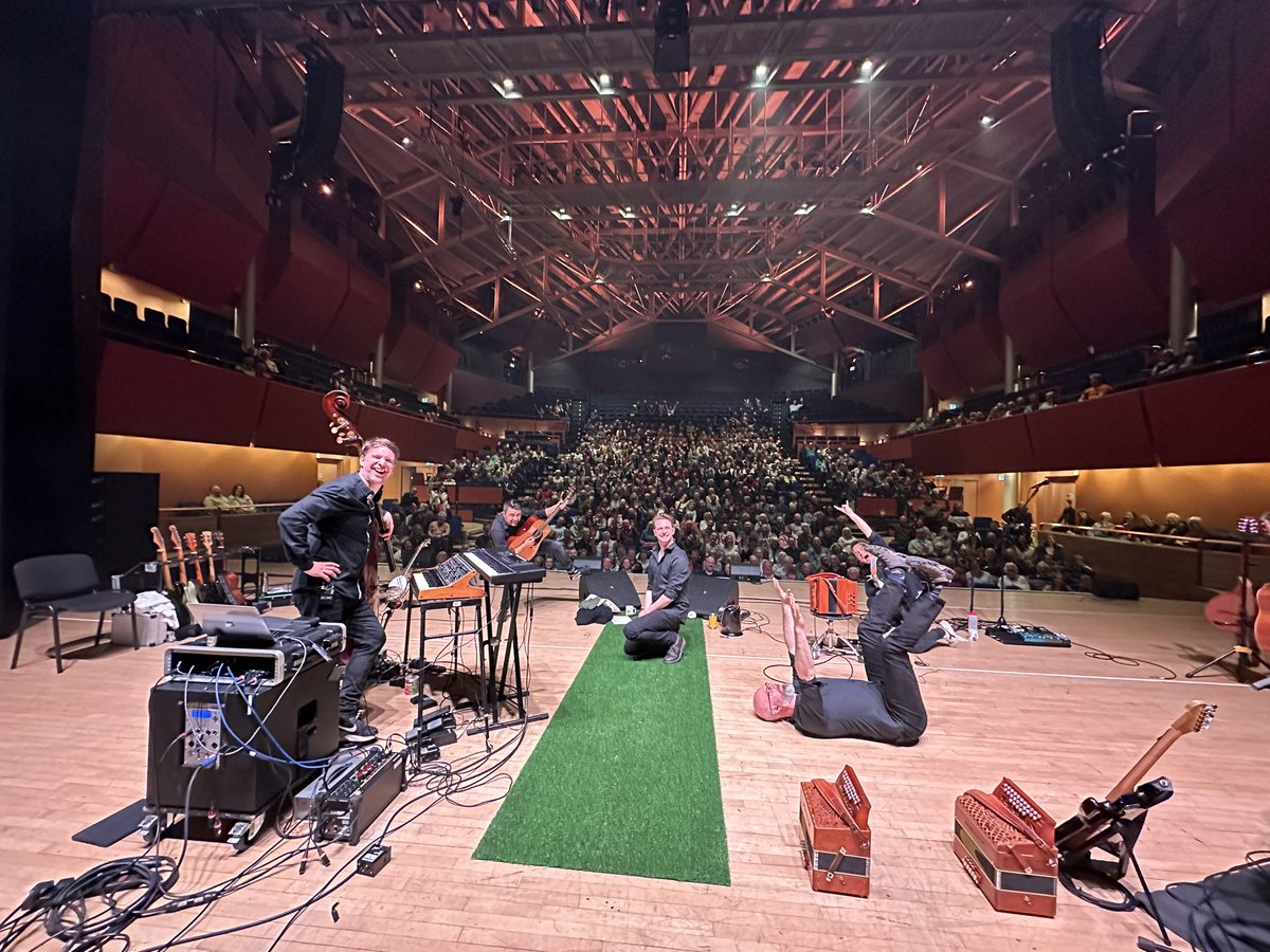 katerusby's tweet photo. What an awesome gig tonight in one of my favourite venues ever @AnvilArts Basingstoke. You guys sang your hearts out ✨❤️
Next stop @OctagonYeovil tomorrow 👋🏻 Night all 🥰

#KateRusby #springtour2023 #Est1973 #songs #tour #Jenny #musicislife #manlytunes #winetime 🍷 https://t.co/OTznyynJCM
