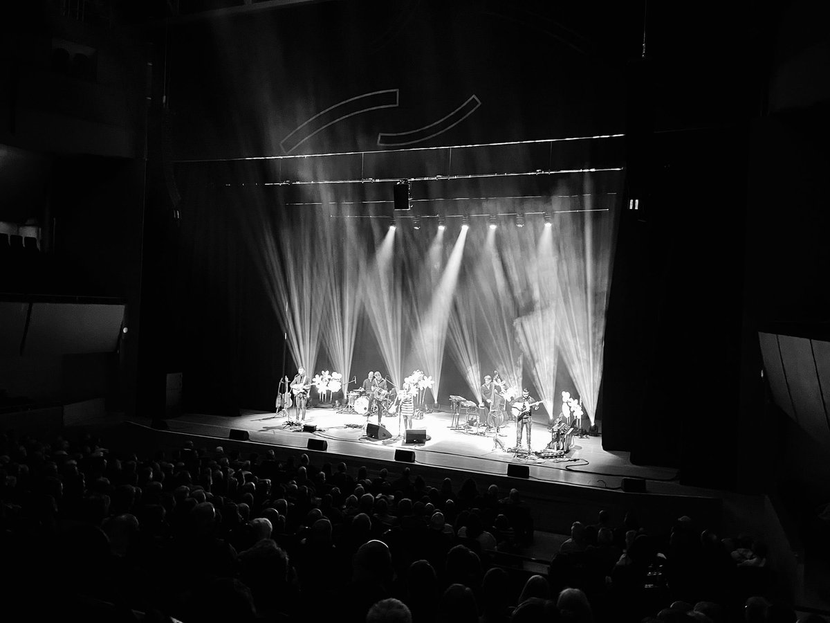 katerusby's tweet photo. What an awesome gig tonight in one of my favourite venues ever @AnvilArts Basingstoke. You guys sang your hearts out ✨❤️
Next stop @OctagonYeovil tomorrow 👋🏻 Night all 🥰

#KateRusby #springtour2023 #Est1973 #songs #tour #Jenny #musicislife #manlytunes #winetime 🍷 https://t.co/OTznyynJCM