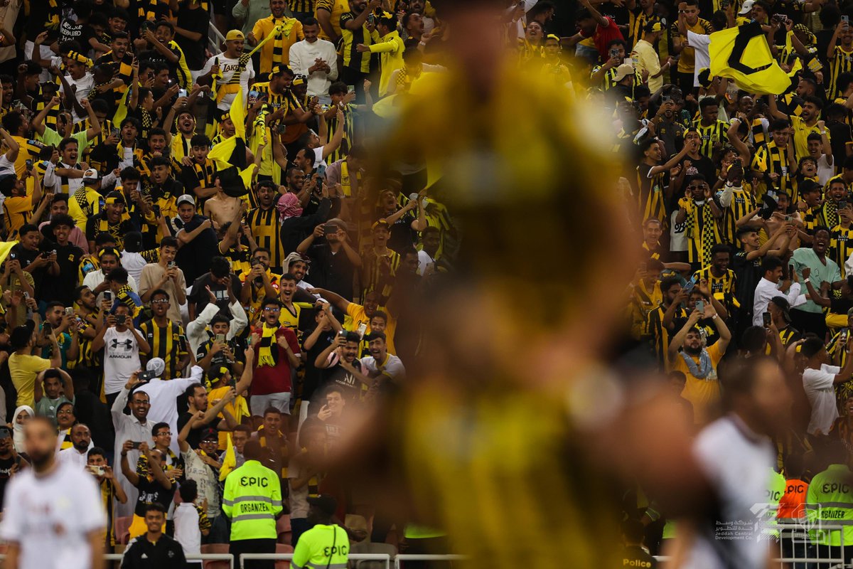 ittihad's tweet photo. 🎼 أجيب لك قلب ساطي منين؟ 😍
#الاتحاد_الشباب https://t.co/6FLm7eXSVt
