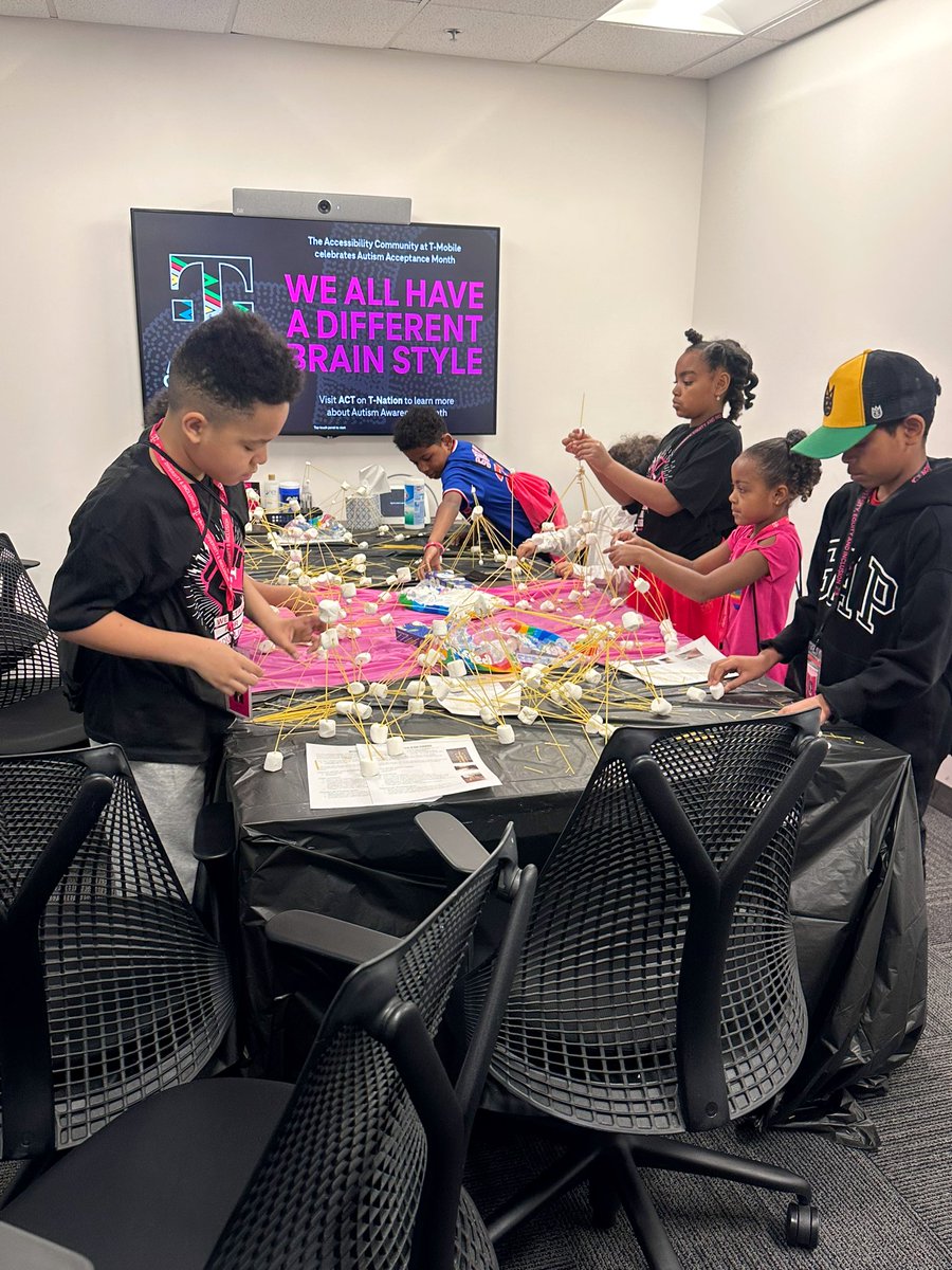 CHI_KarinaP's tweet photo. Fun was had. Friends were made. Magenta was ⓟⓞⓟⓟⓘⓝⓖ.
#BringYourKidToWorkDay was a success. The future #TeamMagenta is ready to make waves for good. 🫶🏽
Shoutout to our awesome Chicago DE&I Chapter for the experience!
#BeYou #MagentaKids #MultigenerationalNetwork https://t.co/5xmsQsWBrL