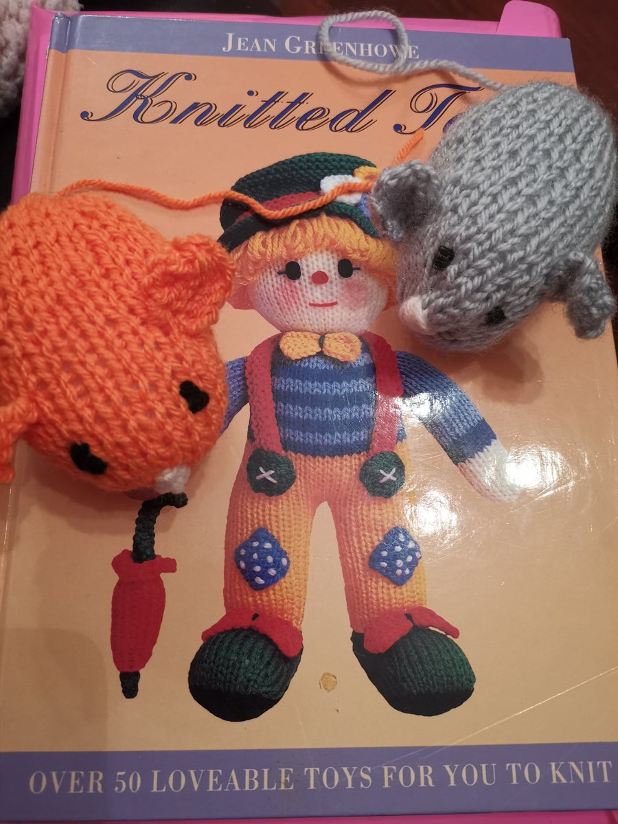 Done a bit of knitting with Rosie Irwin this evening. Hers is the orange mouse and mine is the grey one. She can now increase knitwise. Looking forward to seeing her next creation.
#ipackedashoebox
@OperationChristmasChild 
#jeangreenhowe