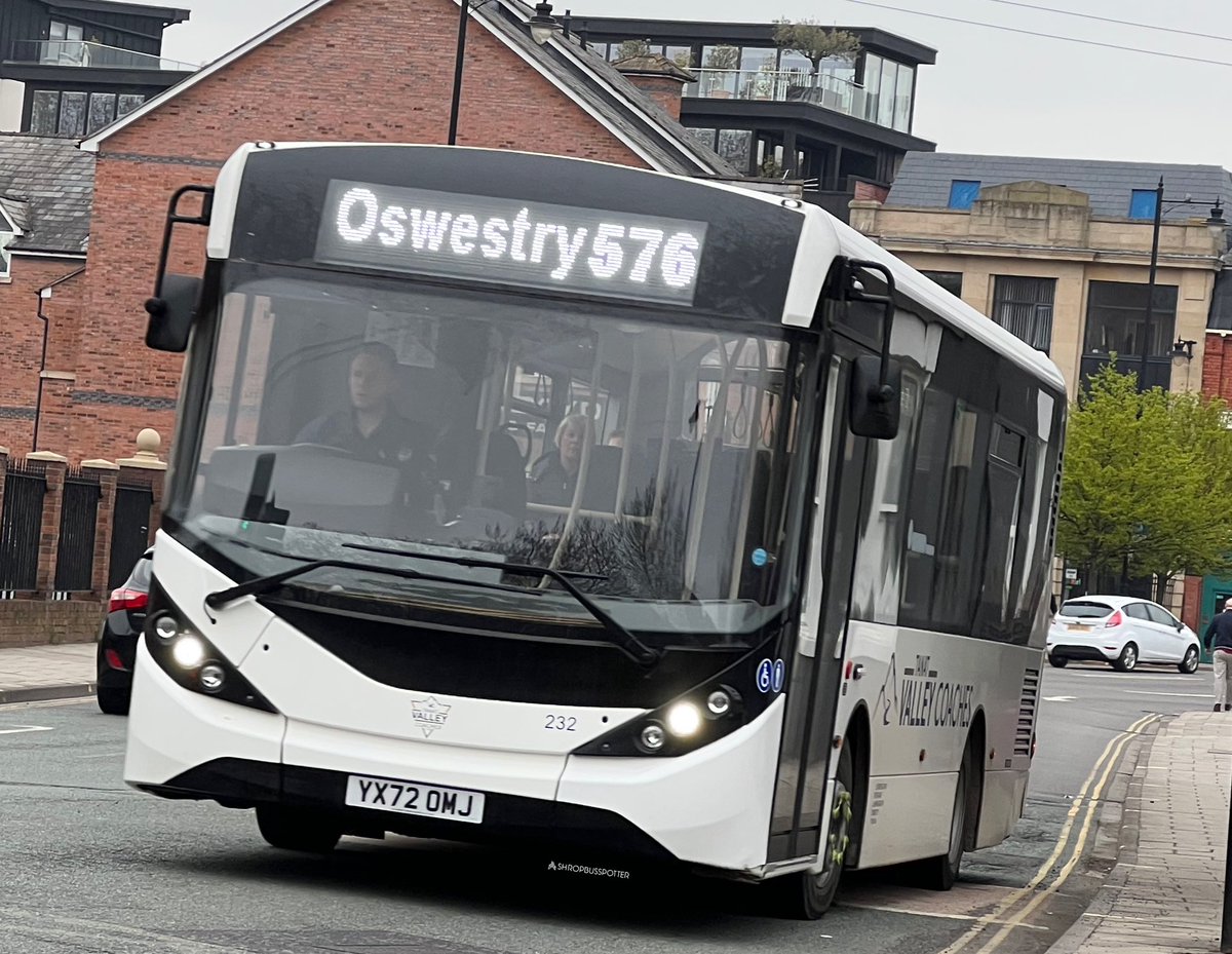 ShropBusSpotter's tweet image. Tanat Valley Coaches ADL Enviro 200 MMC Seen Arriving Into Shrewsbury Bus Station This Afternoon On Service 576 From Oswestry Bus Station 232 YX72 OMJ 📸🚌