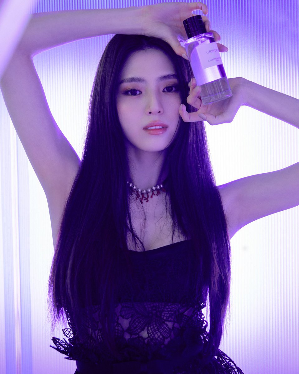 HanSoHeeNation's tweet photo. Han So Hee for Gris Dior 💜

https://t.co/AGlBIPHAqU…

#HanSohee #Sohee #한소희 #Dior https://t.co/vrwcRqX45c