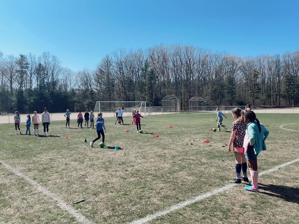miss_lindus's tweet photo. ☀️ ⚽️ ❤️ #pantherpathways https://t.co/tzHPTFpkZa