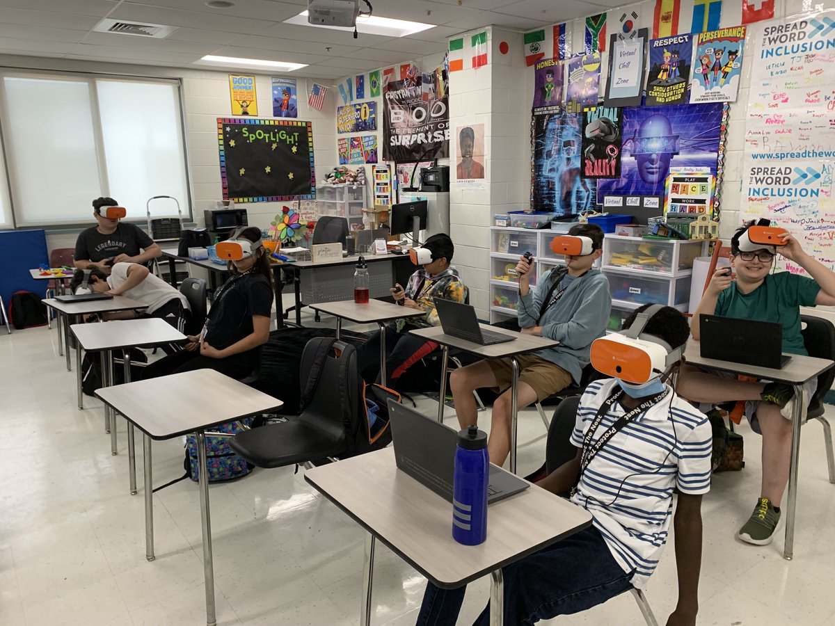 KarinaC86673566's tweet photo. Loving teaching Virtual Reality ⁦@ELMS_PBC⁩ with ⁦@kmandrav⁩ and ⁦@DRizzattiPBCSD⁩ in ⁦@pbcsd⁩ and ⁦@DrMillerEdu⁩ https://t.co/JLmHRtoOUW