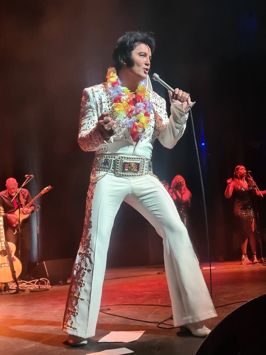 Corrine0392's tweet photo. Just got home from watching @BenPortsmouth1 at Canterbury!! The worlds best ETA!!! Always absolutely amazing!! This was my 20th Show 🥰 and watching again tomorrow at Croydon!! I get lost in my own Elvis/Ben world and I love every bit ❤️ https://t.co/U9TqZ78zqp