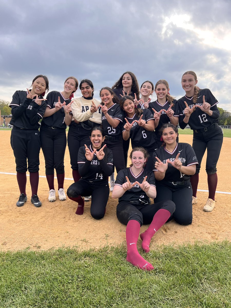 RPrepSoftball's tweet photo. FINAL SCORE!!
Rutgers Prep 8
Manville 5 
8 innings 
@RutgersPrep @RPSathletics https://t.co/yUlcueaCLJ