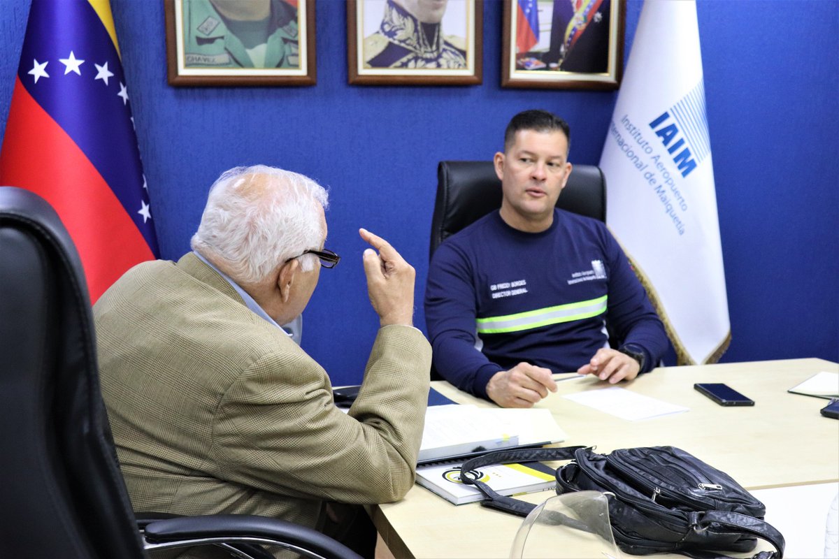 IAIM_VE's tweet photo. #InfoIAIM || El @viceminaereo y DG del IAIM, GB. Freddy Borges, lideró una reunión de trabajo con el Presidente de #CEVETA, Dr. Jorge Álvarez, para discutir propuestas de las líneas aéreas con el fin de mejorar la calidad del servicio prestado a los usuarios del transporte aéreo. https://t.co/vf7TJKCrQ8
