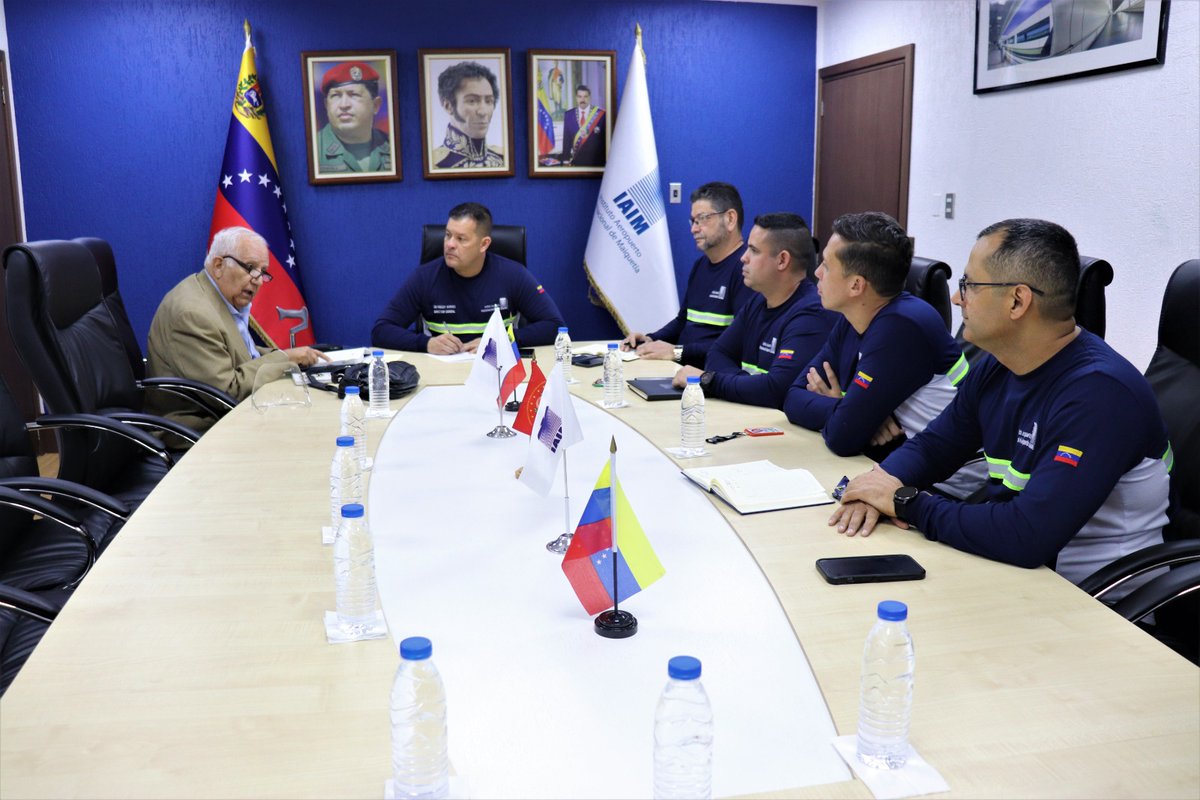 IAIM_VE's tweet photo. #InfoIAIM || El @viceminaereo y DG del IAIM, GB. Freddy Borges, lideró una reunión de trabajo con el Presidente de #CEVETA, Dr. Jorge Álvarez, para discutir propuestas de las líneas aéreas con el fin de mejorar la calidad del servicio prestado a los usuarios del transporte aéreo. https://t.co/vf7TJKCrQ8