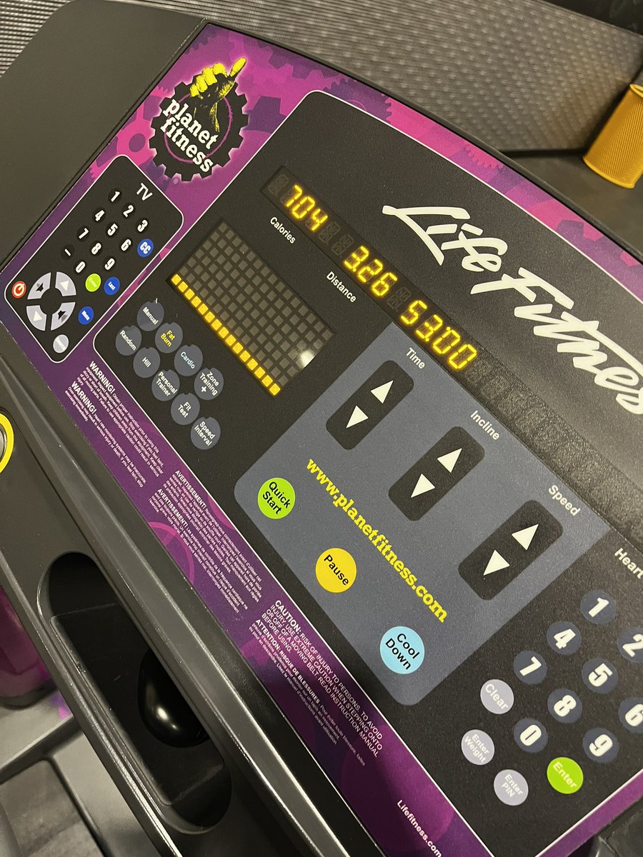 ChocolateHip's tweet image. Me against the #Treadmill. #ThursdayEdition