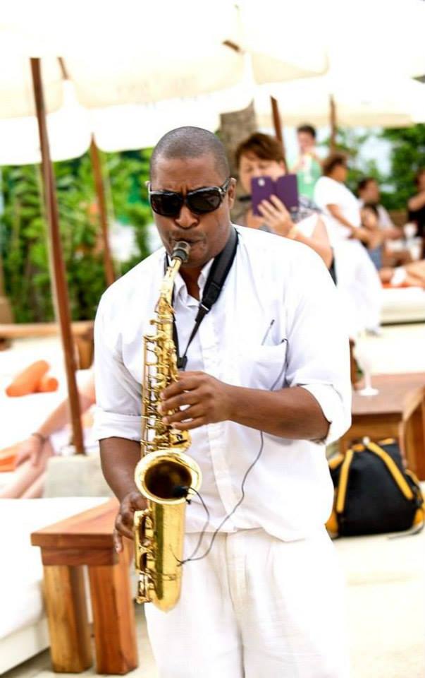 JimmyRougerie's tweet photo. #JimmyRougerie Artist Resident @ #StRegisBali #Saxophone #DJ #singer #bali #ableton #apc40 #djsax #SaxuallyActive #SaxEducation #Stregisjazz #StRegisHotels #saxlife #saxhouse #deephouse #chillout #electro #jazz #nowplaying #BaliConcierge ►https://t.co/jq5plsMjTg https://t.co/c9GIiPO3j0