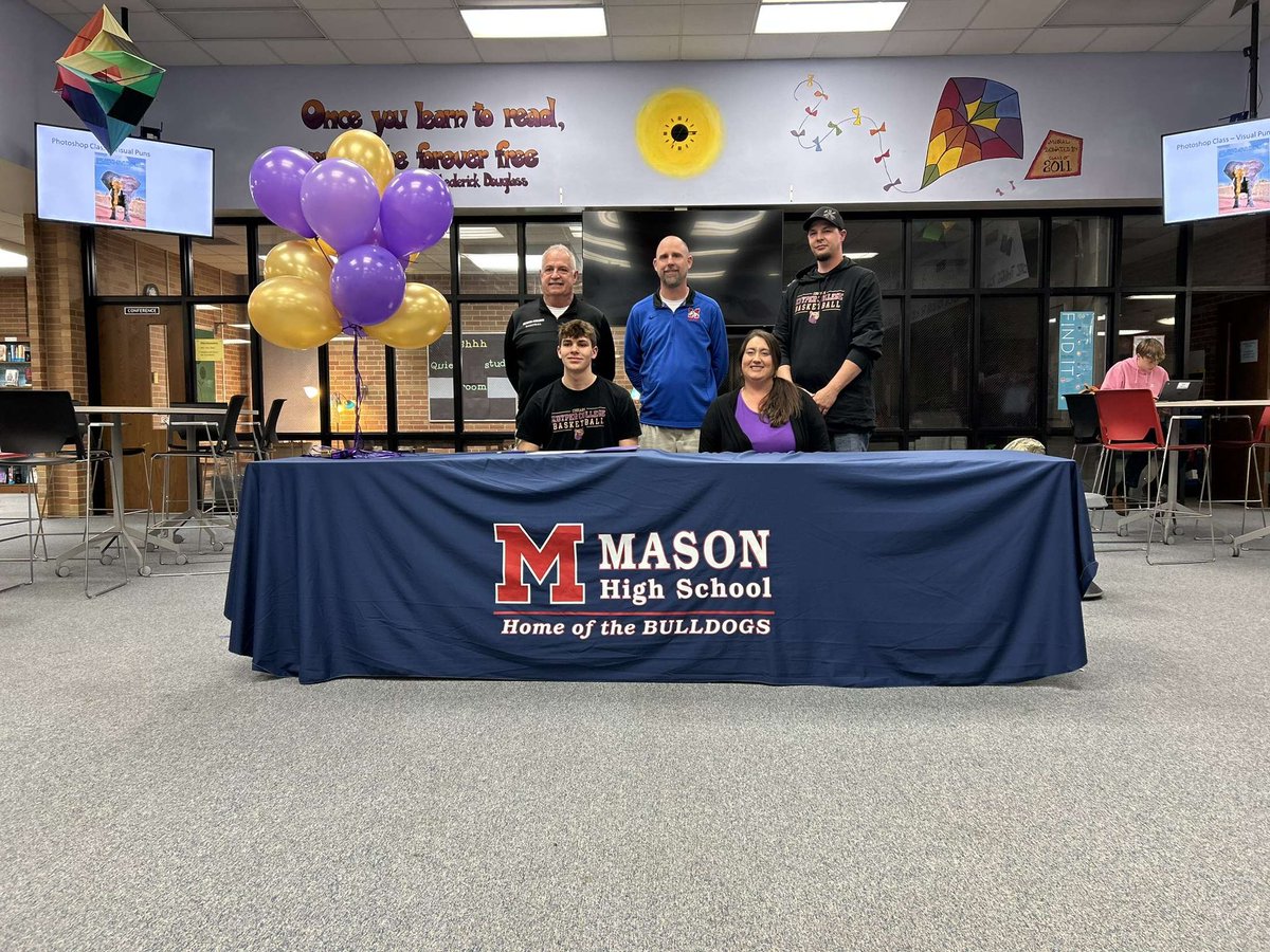 stoneaustin_'s tweet photo. It’s official!!! Thank you to everyone who helped me.💜🖤 https://t.co/OzNIUb9RON