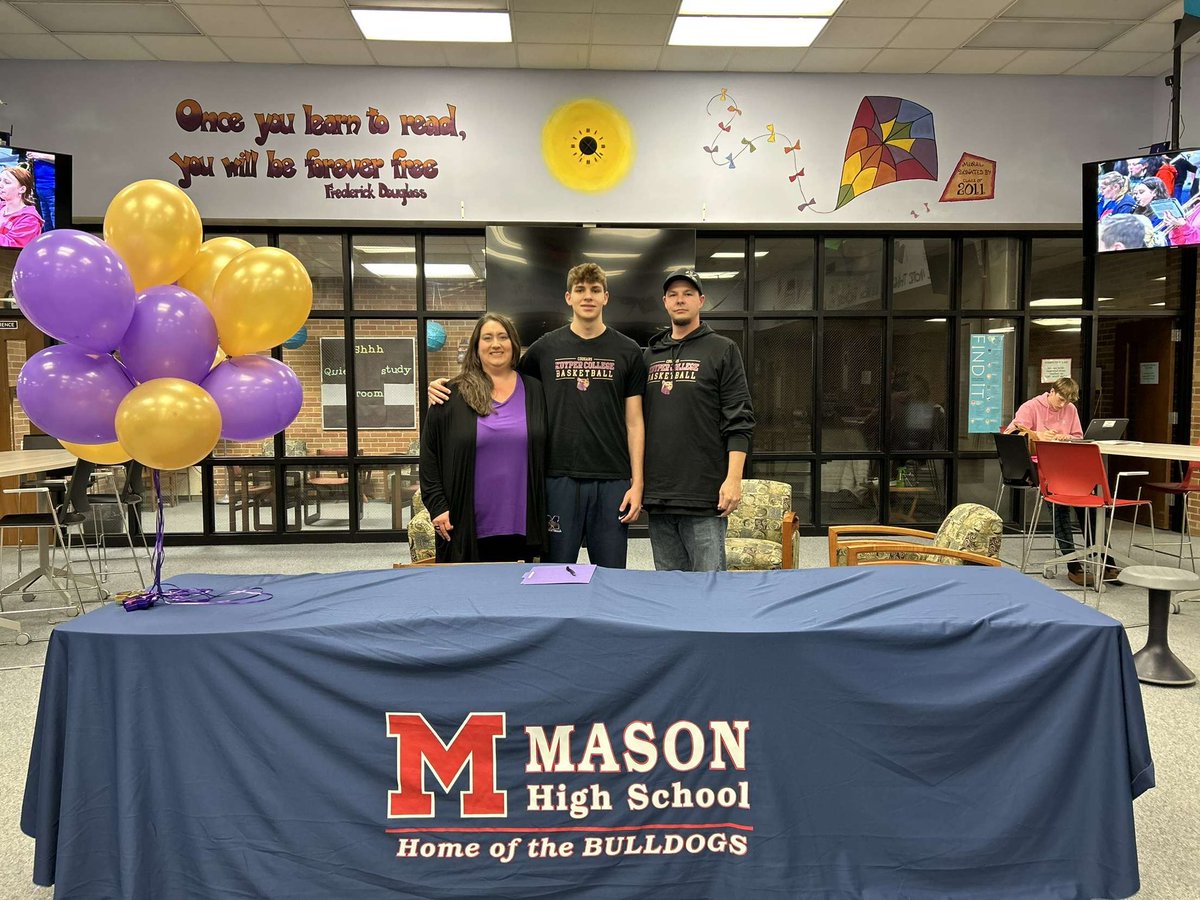 stoneaustin_'s tweet photo. It’s official!!! Thank you to everyone who helped me.💜🖤 https://t.co/OzNIUb9RON