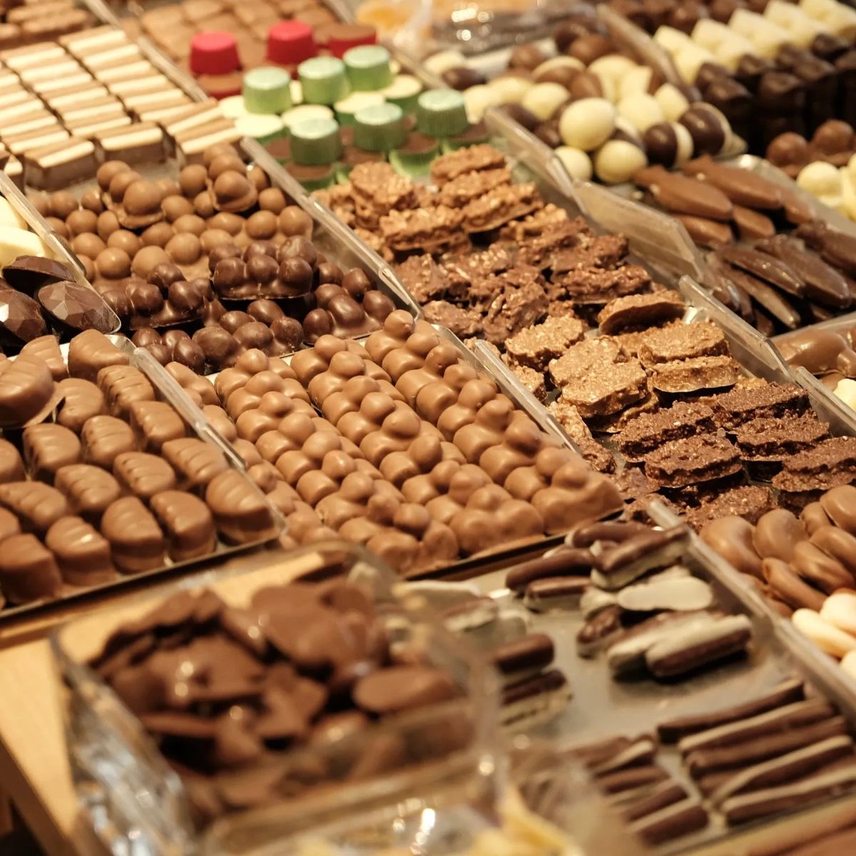 teuscherNY's tweet photo. You’ve got options at Teuscher Chocolates. Our chocolates include pralines, truffles, chocolate-covered nuts, and more!  #RockCenter #RockEats #RockShops #TeuscherChocolates #Chocolate https://t.co/xuGUI2ze3j