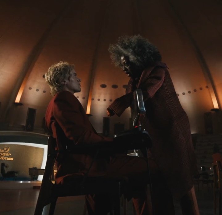 BiaHutche1's tweet photo. Muito orgulho de ser tributo, esse trailer está impecável 

HUNGER GAMES TRAILER https://t.co/n3WMUQbRKm
