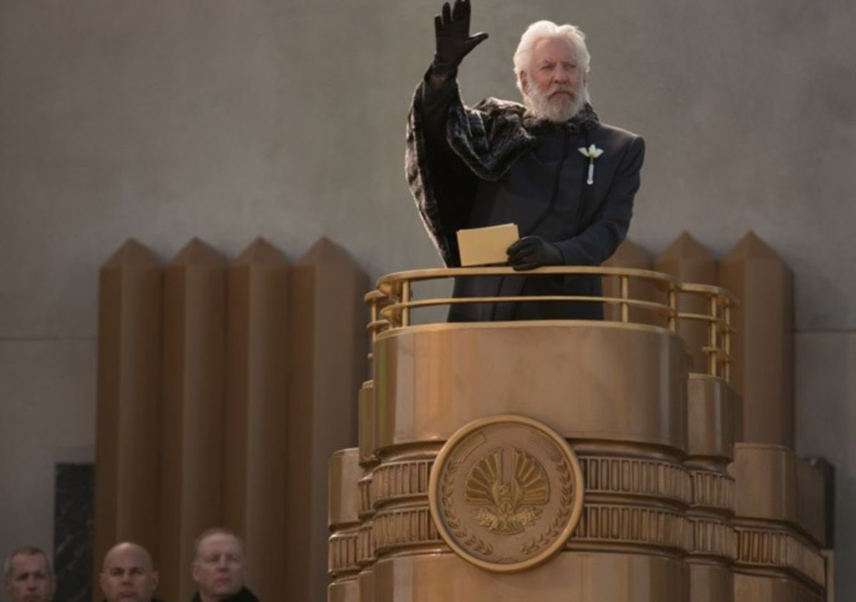 Doeyppp's tweet photo. President Snow really gagged us all when he announced Hunger Games: All Stars https://t.co/10l3MYIHLF