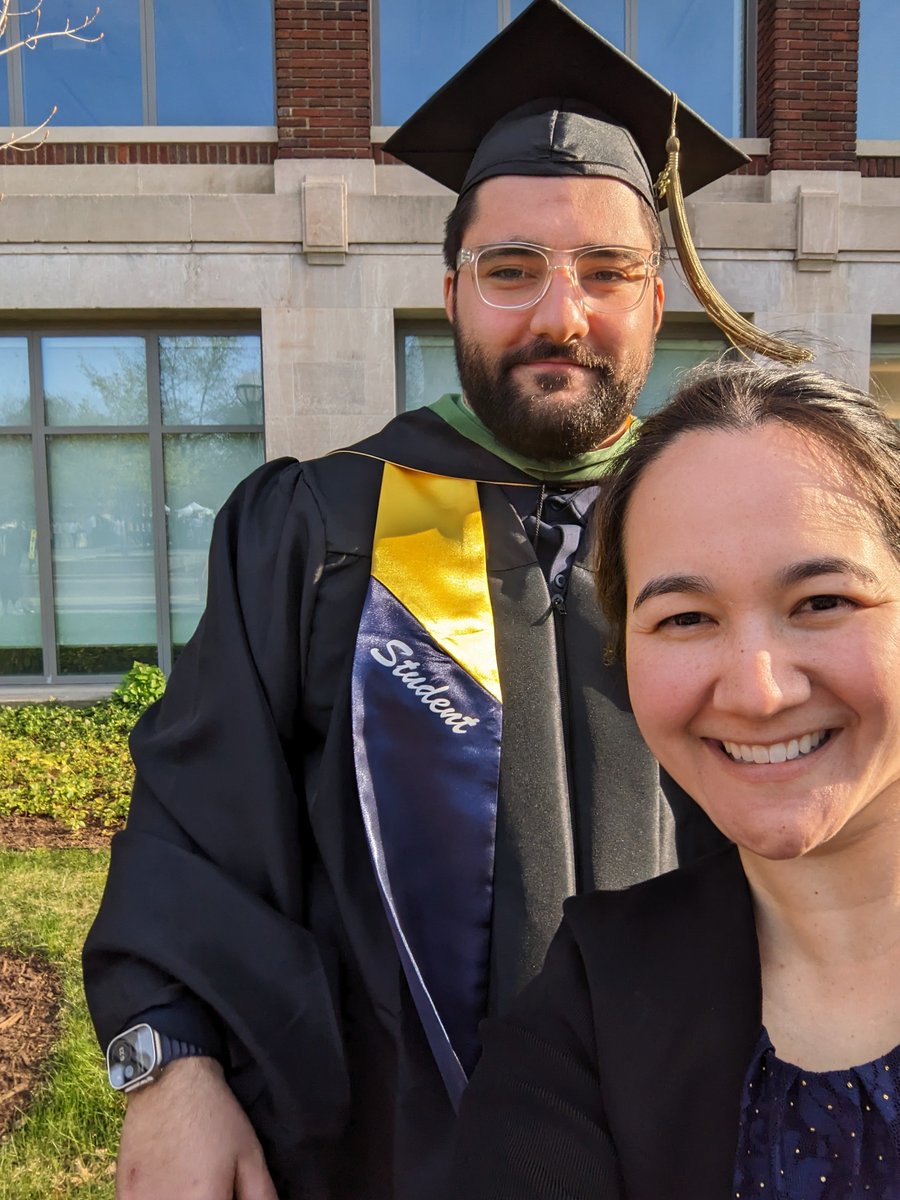 rosesomm's tweet photo. Congrats to all the grads, especially Tony Sommers!! #UMKinGrad https://t.co/JhZRf6sZc1