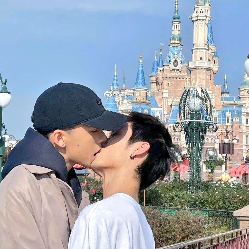 chen_1s's tweet photo. 真想掐着你的脖子
问你到底爱不爱我 https://t.co/YFx6lkqHPd