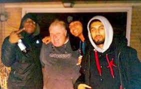 MrButterChicken's tweet photo. Hanging out with the boys to watch the game #BudsAllDay https://t.co/iS3uZ8h8yp