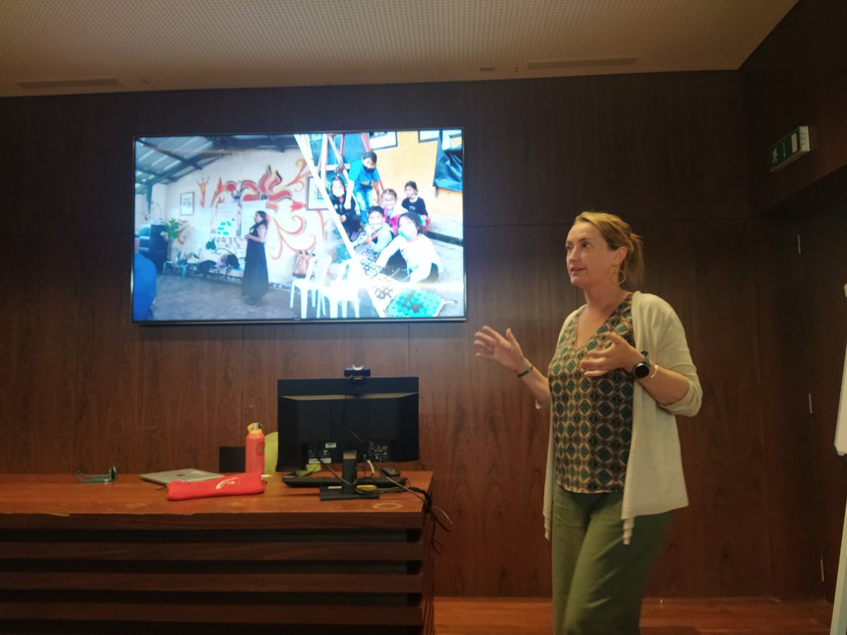 So nice to have <a href="/lucy_umh/">Lucy Anne Parker</a> at my Health and Society course presenting the <a href="/ceadproject/">ceadproject</a>. All the students from the Master in Public Health got inspired...and so did I!
Thanks also to <a href="/JoanaAr78378945/">Joana Araujo</a>  for joining us with her students from the Master in Health Education 🙂