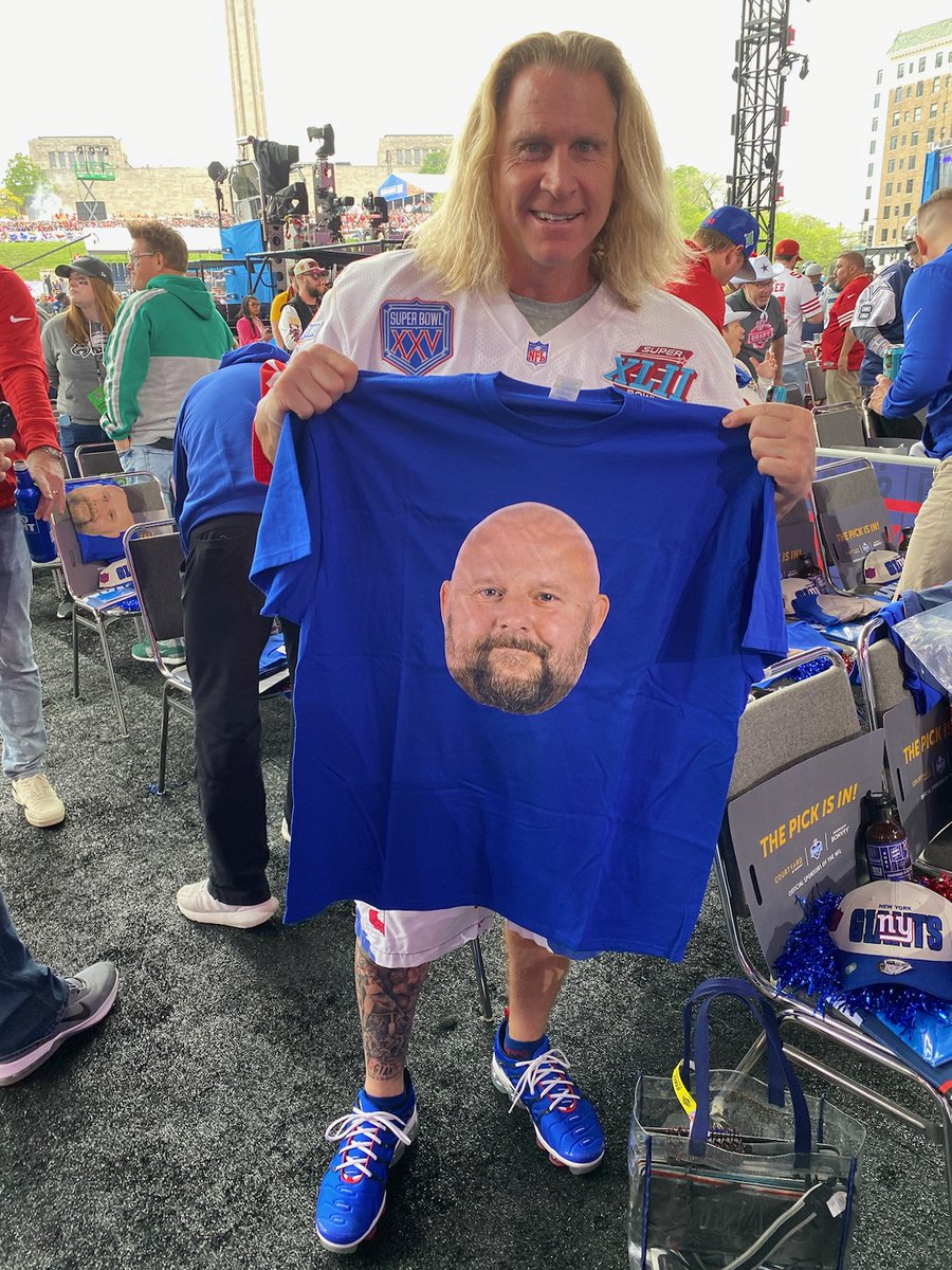 LicensePlateGuy's tweet image. #Giants giftbags are legit 🤣😂🤣😂
#daboll #coach #NFLDraft