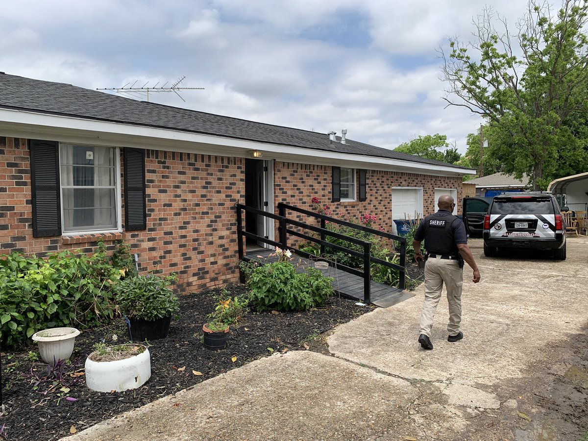 Boarding Home investigators were alerted to a boarding home which was over capacity &amp; some who were bedridden in need of medical attention. With the collaboration of <a href="/hcec911/">HCEC911</a> EMS &amp; <a href="/hcfmo/">@hcfmo</a>, we were able to assist them. For info on boarding home permits ➡️ harriscountyso.org/Services/Permi…