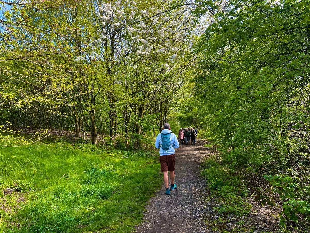 PTunited's tweet photo. It was SO good to finally see the Failsworth #pharmacywalks in action with @UProjects4U this wk after hearing so much about them through the Local Pilot

It was a pleasure to walk &amp; talk with a fantastic group of people,enjoying being active outdoors

#Oldham #MoveMoreFeelBetter https://t.co/IM9vM1fbVY