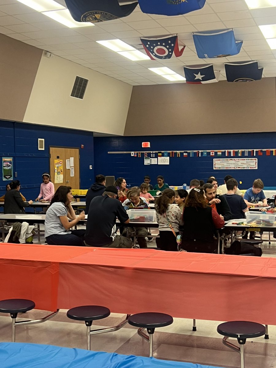 OHarold74's tweet photo. Coventry Cougars and Bethel Manor Eagles join together at CES for a family fun night of games and pizza! @CoventryYC @BMESEagles @YCSD https://t.co/GsLQjMojnA