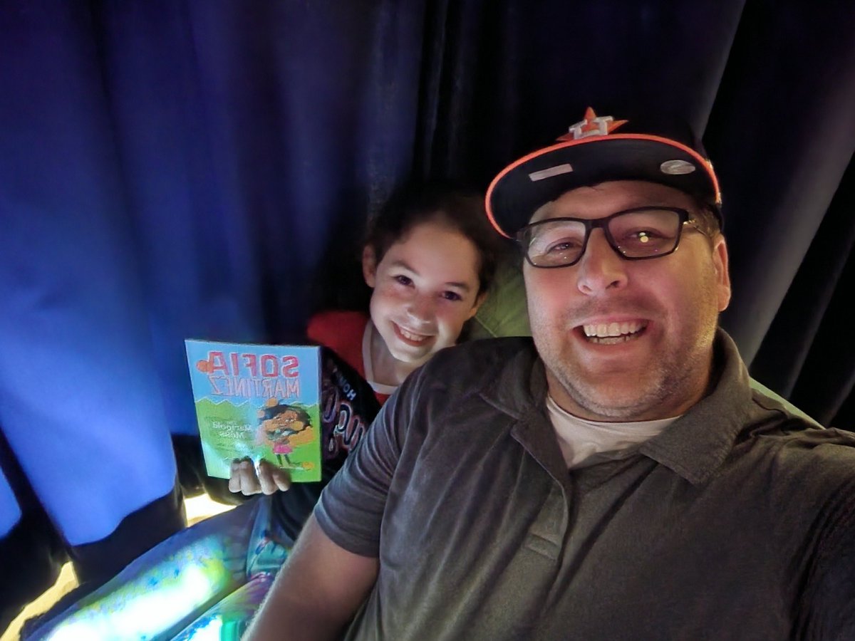 Hanging out under the stars with Birdie at <a href="/CrockettES/">Crockett Elementary</a> Literacy Night! #readersareleaders