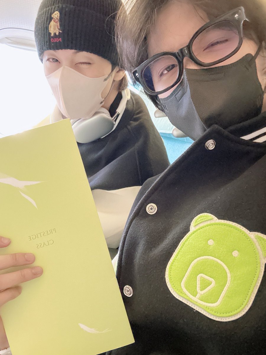 230428 해찬 마크 비행기 셀카 
업데이트🩵🩵