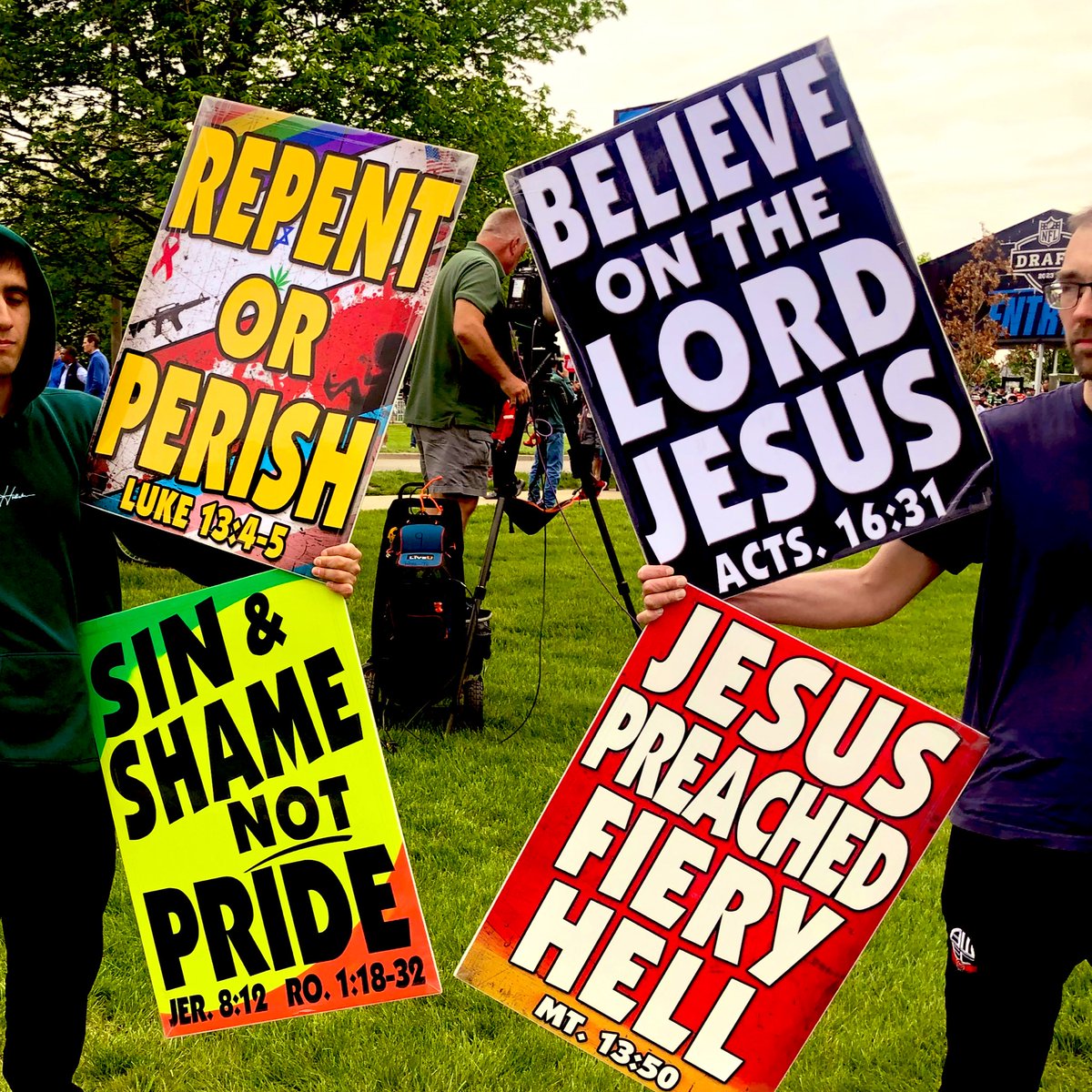 WBCTrumpet's tweet photo. That was fun! These #WBCSigns were seen by thousands in an endless stream of foot traffic at #NFLDraft in #KCMO today. Good times! America has made an idol of sports and athletes. Way more attention to that than God and His Holy Word. #DoBetter #NoIdols #ObeyGod #MournForSin https://t.co/Q1RUtXWQT1
