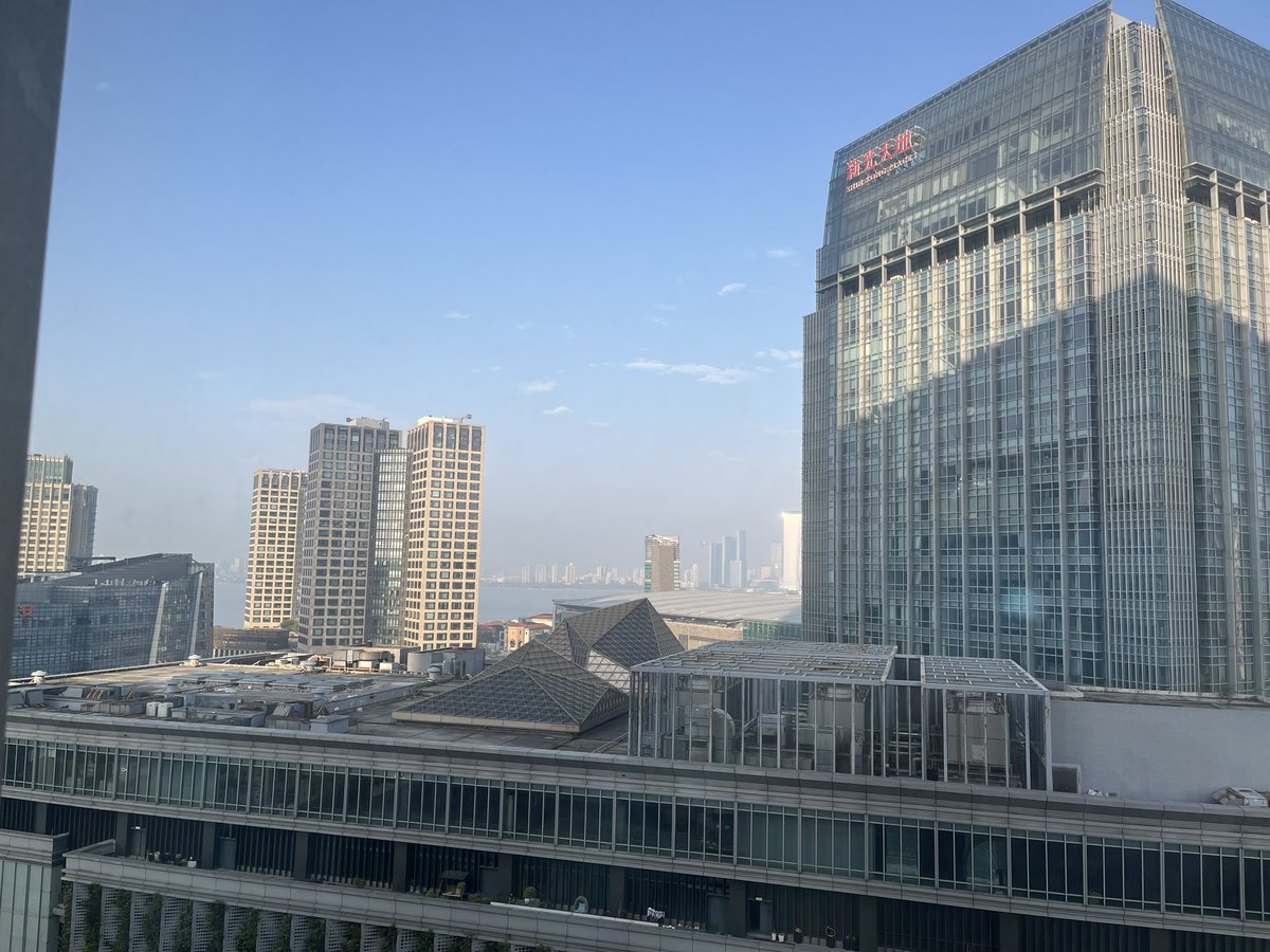HeadDulwichSG's tweet photo. Good morning Suzhou. Good to be back in our former home. Welcome to the Venice of the Orient #Suzhou #DCSZ https://t.co/tZD8k9Rpju
