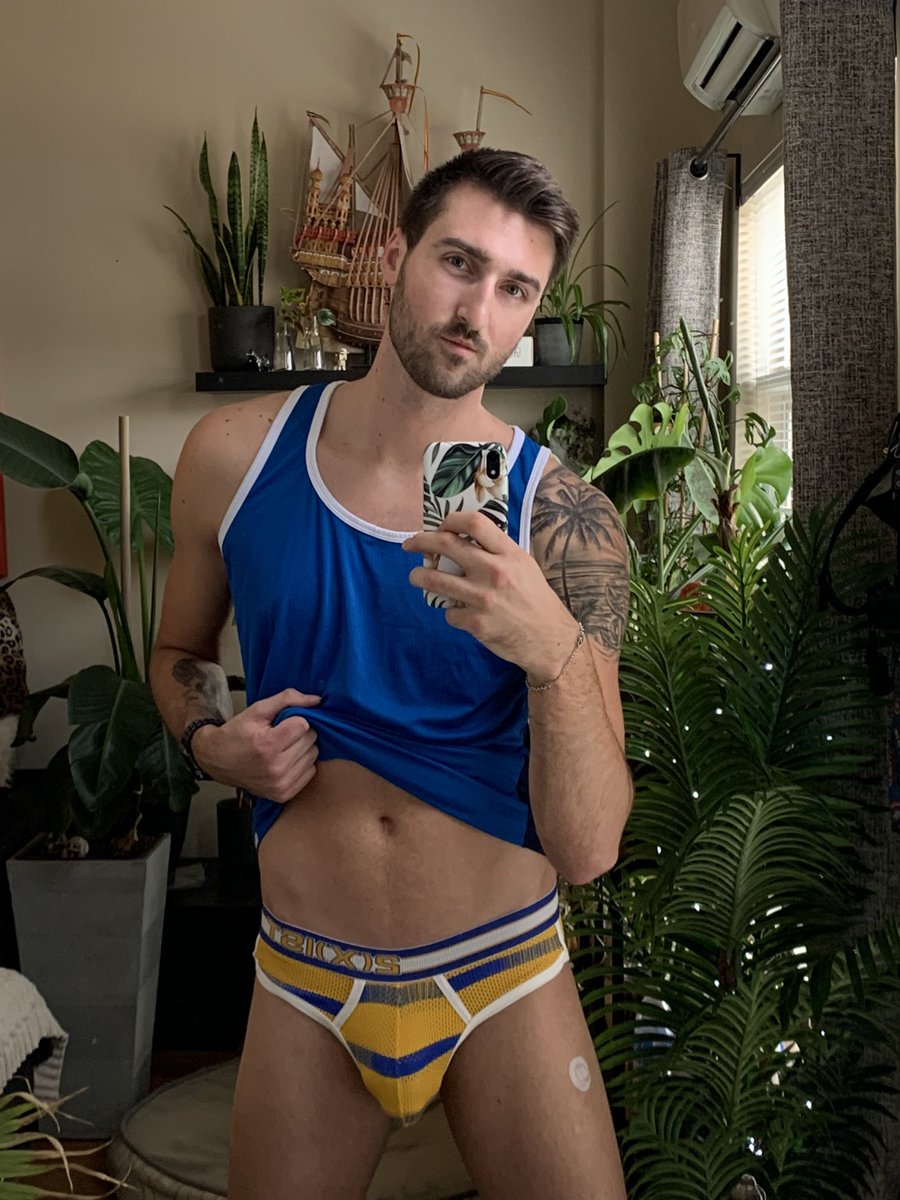 FuwXZMuaQAAApM-?format=jpg&name=medium