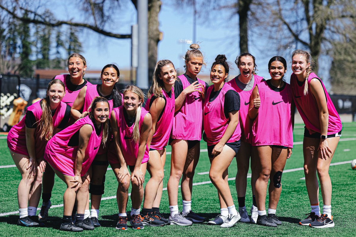 BeaverWSoccer's tweet photo. Field Day practice pics by Sammie 📸

#GoBeavs | #BEAVUP https://t.co/0T0u8J9oW1