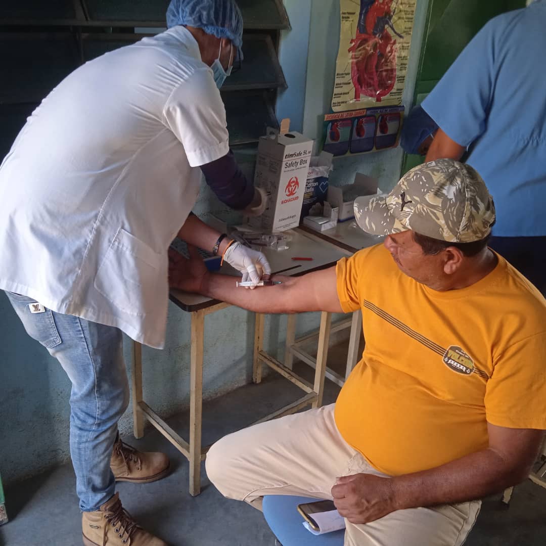Cubacooperabol2's tweet photo. Cooperación Médica Cubana, 60 años de vocación humanista y solidaria. #Cuba, paradigma en solidaridad y humanismo. #ALaPatriaManosYCorazón #CubaPorLaVida @cubacooperaven @MINSAPCuba @japortalmiranda @MinSaludVE @MagaGutierrezV @AdanVillavicen5 https://t.co/8DC3DPHbDm