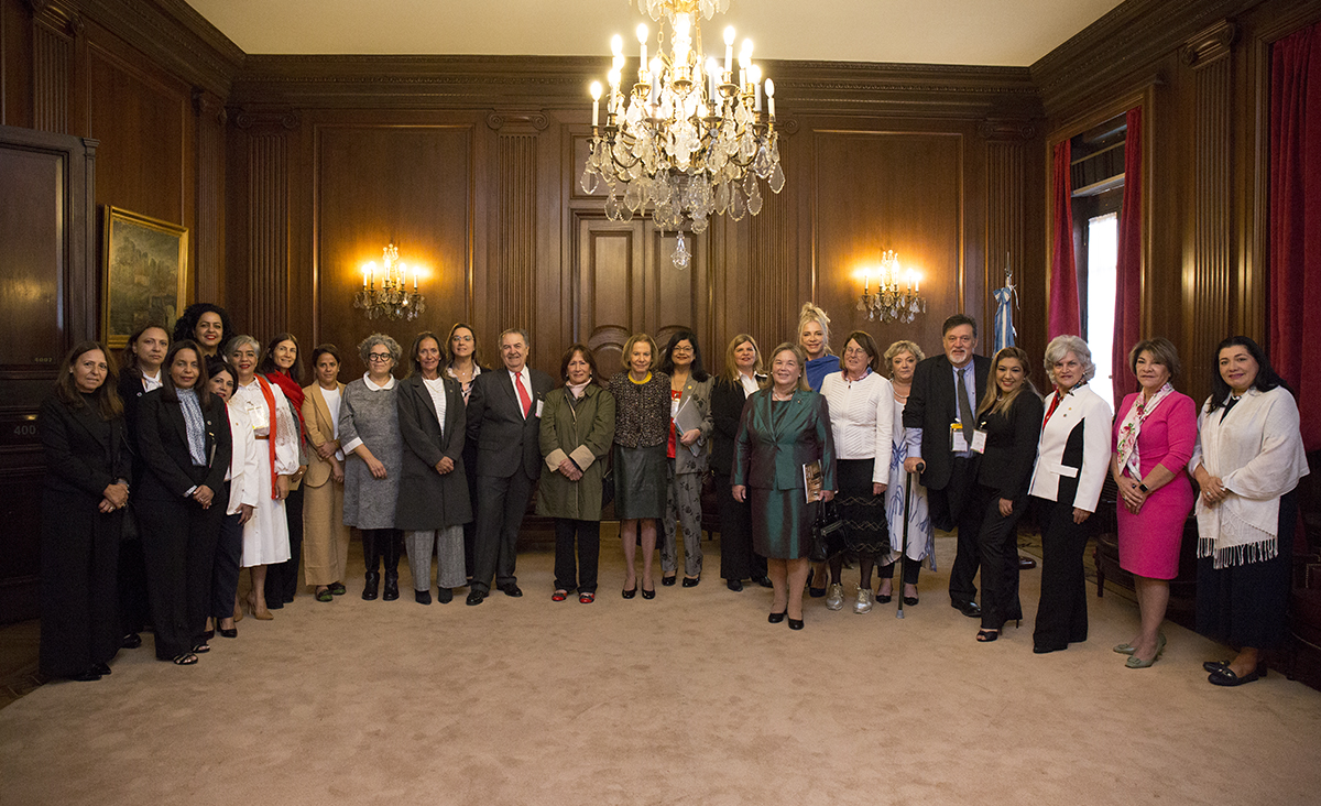 Las ministras Banfi y Bustos participan de Encuentro de Magistradas de Iberoamérica
La actividad es organizada por la Oficina de la Mujer de la Corte Suprema de Justicia de la Nación, el Instituto de Formación y Perfeccionamiento Judicial "Dr. Juan Bautista Alberdi" y el Super...
