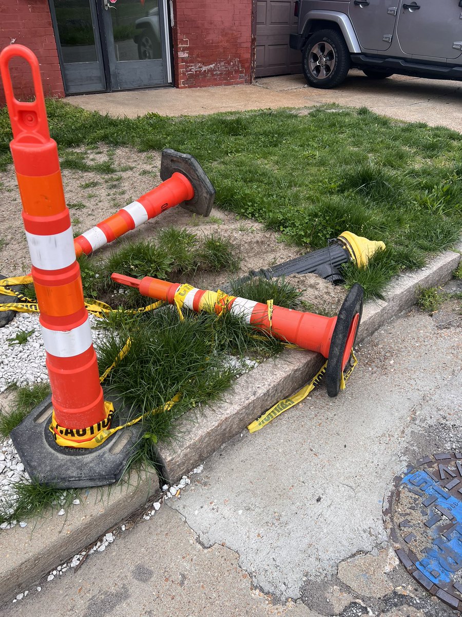 mhurley6's tweet photo. @stlcsb corner of Ann and Dolman. Fire Hydrant down (for a few weeks) https://t.co/6tC4KDH73P