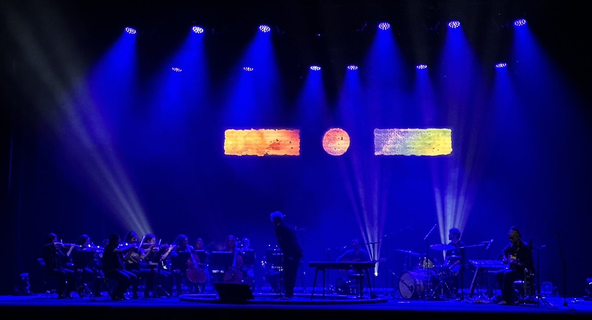 loro_paolo's tweet photo. Stasera con @niccolofabi a #Padova 
- x -
#menopermenotour 
🤩🙌🏻👏🏻🇮🇹🎵 https://t.co/RjxEczlNMq
