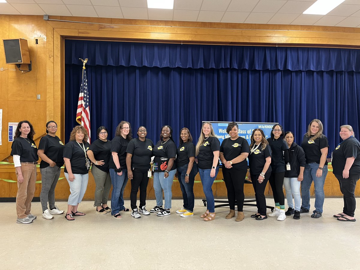 EdVBaldwin's tweet photo. Young Minds Bloom & Grow at Baldwin!! Thank you to all our families who joined us tonight for our Kindergarten Showcase! #kindergartenshowcase #ccsleads #bloomandgrow @CumberlandCoSch @MeshondaW @mellottahill1 @chcatalano @simc2004 https://t.co/JgHNI5Jzet
