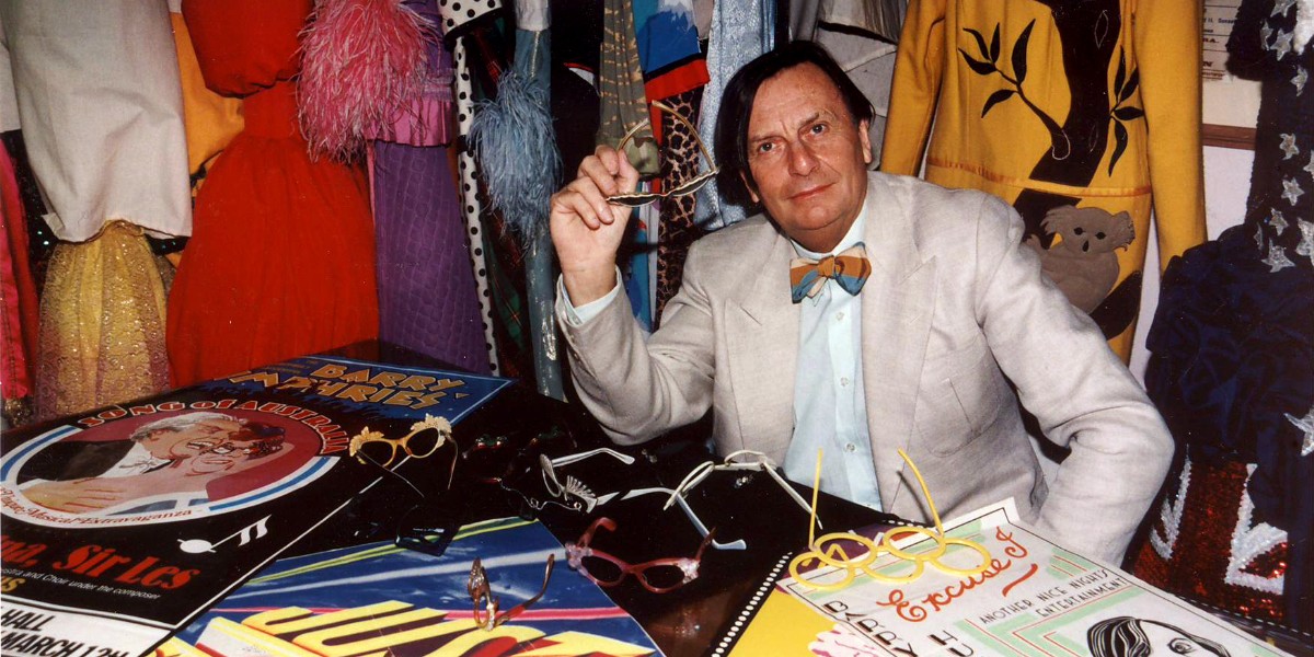 We will pay respects to the life and legacy of Barry Humphries by dimming our theatre lights, as part of a time-honoured tradition reserved only for the most influential and significant figures of the performing arts community. 
fal.cn/3xMQU