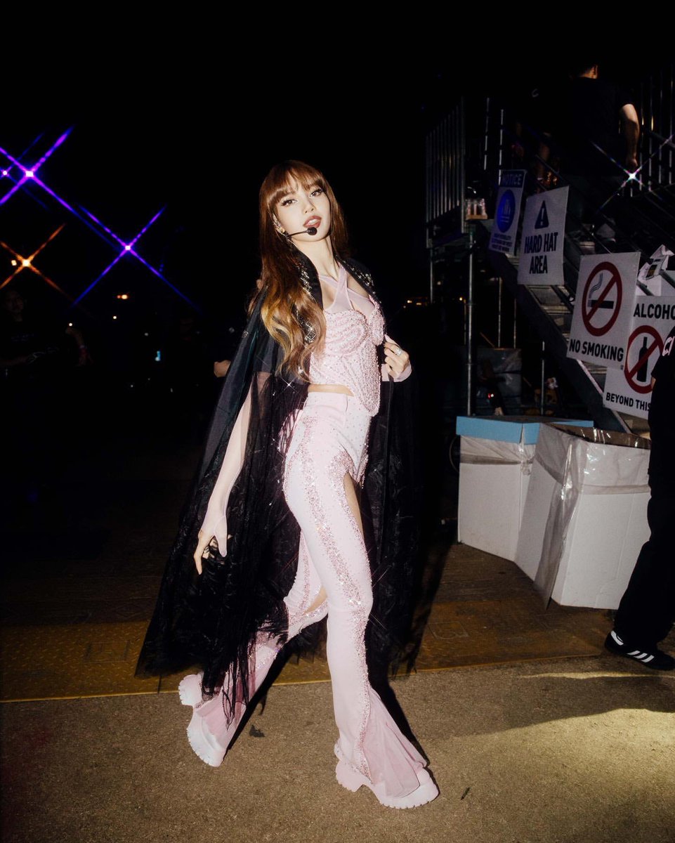 bpmufc2's tweet photo. คนสวยขามาไอจี🥹🥹🥹🥹🫶💛💖
📎 https://t.co/U0E6nxV1Iu…
#LisachellaIsHere
#LisaChellaReturns #LISA #BLACKPINK
#BLACKPINKxCoachella #LALISA https://t.co/TwPf1thd3S