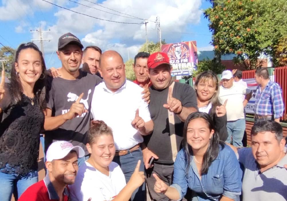 TitoVergaraPy's tweet photo. Gracias Nueva Alborada por el cálido recibimiento y a todo el equipo de la Radio 87.5 FM Central! https://t.co/G9RzVKNDz4