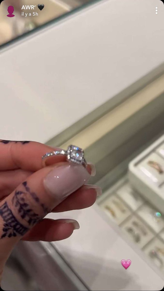 mrrw_b's tweet photo. Incrrr ma bague https://t.co/kYG9oFeS7P