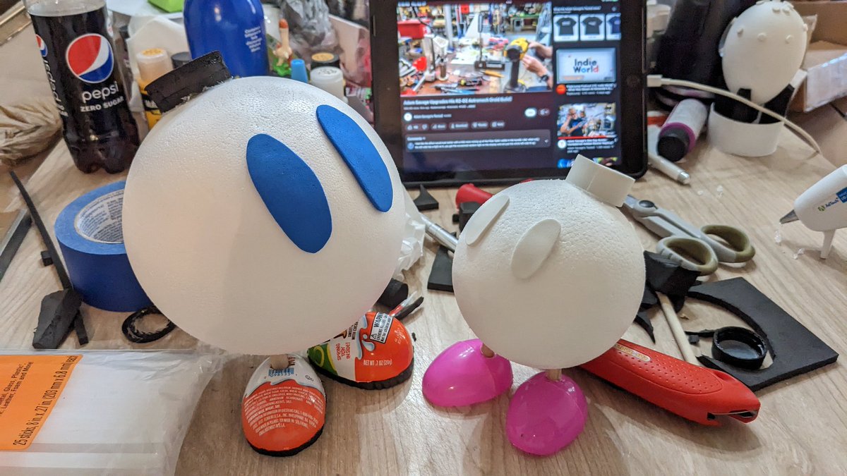 EB_Studios42's tweet photo. More #SuperMarioBros crafting: the Bob-ombs! @supermariomovie @smbmovie @Sethrogen @prattprattpratt @anyataylorjoy @NintendoAmerica @ArtofNP @JohnLeguizamo @Reggie #DoTheMario #MarioBros #MarioBrosMovie #wip #propmaking #props #cosplay #toons https://t.co/fKUlVJfmvl