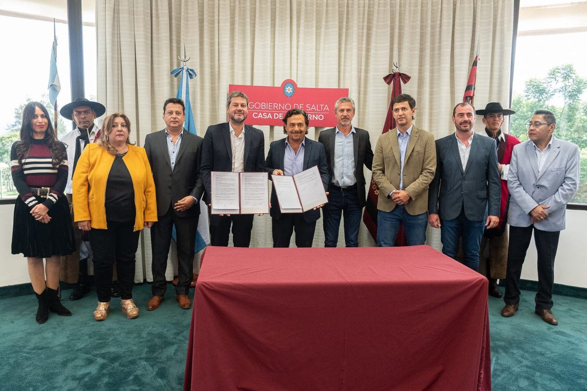 mepsalta's tweet photo. 🚧👷‍♂️ Cerca de 850 millones de pesos financiados por Nación para nueva señaletica, Ruta del Vino, nueva Hosteria Municipal de Tolar Grande, Camping de Quijano, Camping de Chicoana y ampliación del Parque Acuático de Rosario de la Frontera. https://t.co/IYXWKpm5Zf