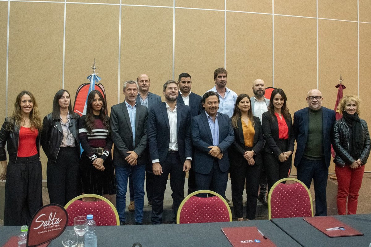 mepsalta's tweet photo. Día histórico para el turismo en Salta 🙌🏼

🎫 Salta la provincia más elegida por los argentinos en #PreViaje 4.

✈️ @LATAMAirlines anunció que desde diciembre regresa la ruta aérea de Lima a Salta, con 3 frecuencias semanales. https://t.co/MWWcwn9GAN