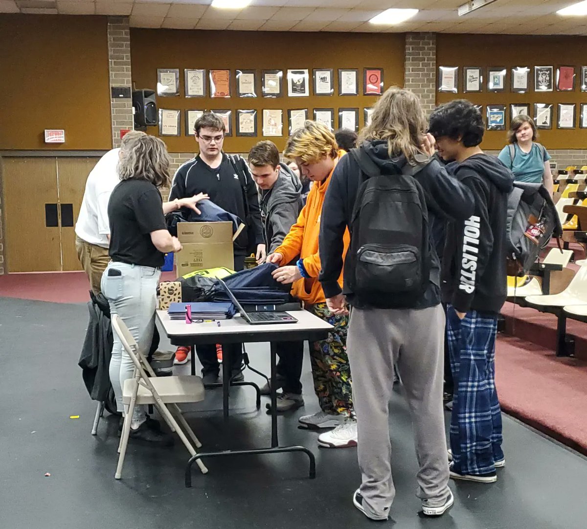 SCHS_CTE's tweet photo. Many thanks to Meredith from FleetGenius for speaking with our students today about the fabulous apprenticeship opportunities available! What a wonderful option for students! @CaldwellVoice @CTE_CaldwellCo @CTEforNC @ApprenticeNC #CTErocks @_fleetgenius https://t.co/Hrrj6HwmSS