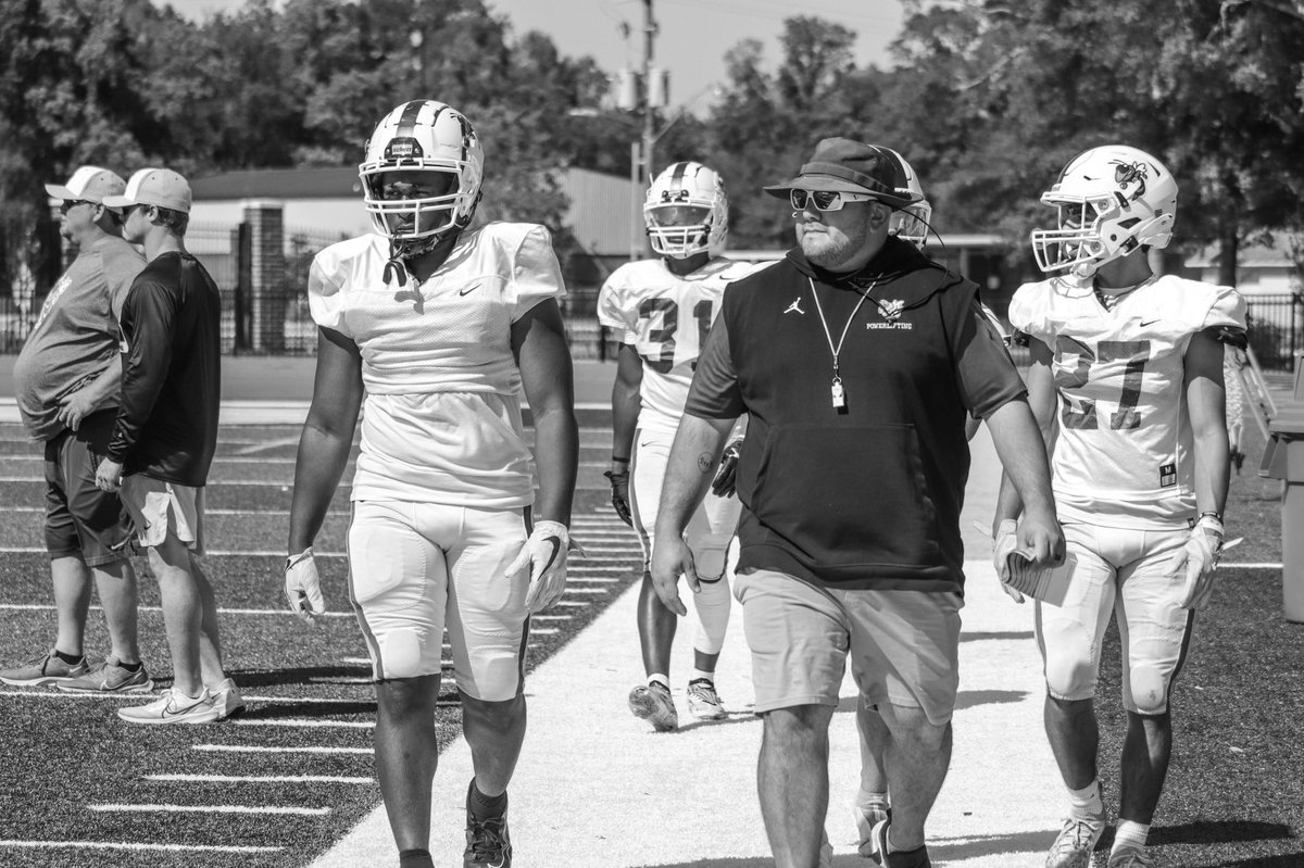 CoachJoe_Ryan's tweet photo. Those before us set the foundation and those after us will carry on the legacy. Another year for the Denham Springs RBs! @slaydedaigle @GrantCrain2 @BrentonPaul27 

#BoomBihhh 💥 https://t.co/vT7yLzWDyx