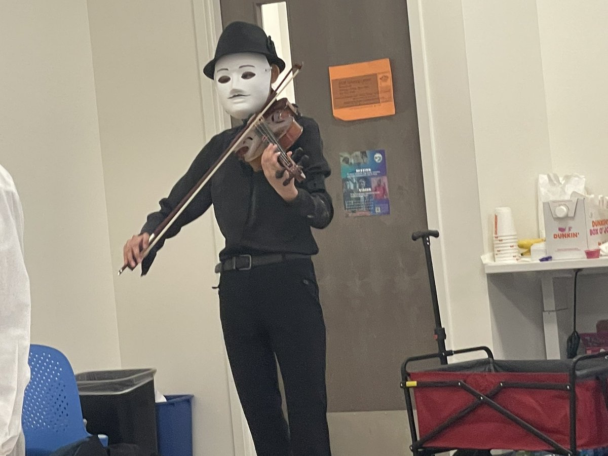 LibrarianAnGe's tweet photo. Falcons took 2nd place at the QBec @CreativeLCollab 
Students showcased many talents in a such fun environment. 
🥈 @NFranklin_AA https://t.co/KdXQ7G0mT1