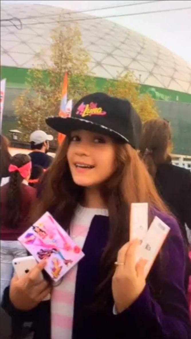 cuteferv's tweet photo. Volví a tw solo para desearle feliz cumpleaños a mi niña preciosa, diosmio como la amo, lit ella me ayudó en muchas cosas, ella creció conmigo, estoy muy orgullosa de esta niña que ahora es toda una mujer. Ella es mi lugar feliz, sin ella que sería de mi (+) https://t.co/whlCi2wjc2